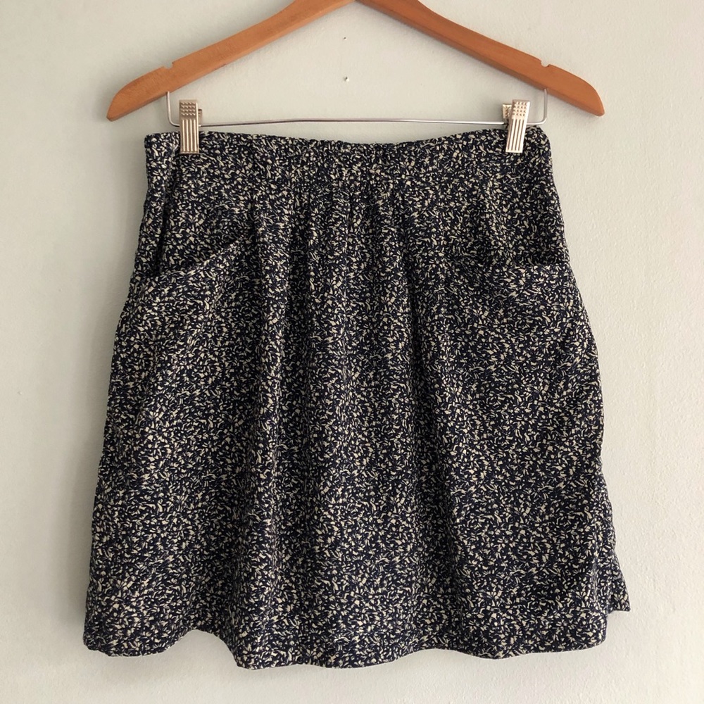 Blue and White Floral Skirt HAS POCKETS! Large
